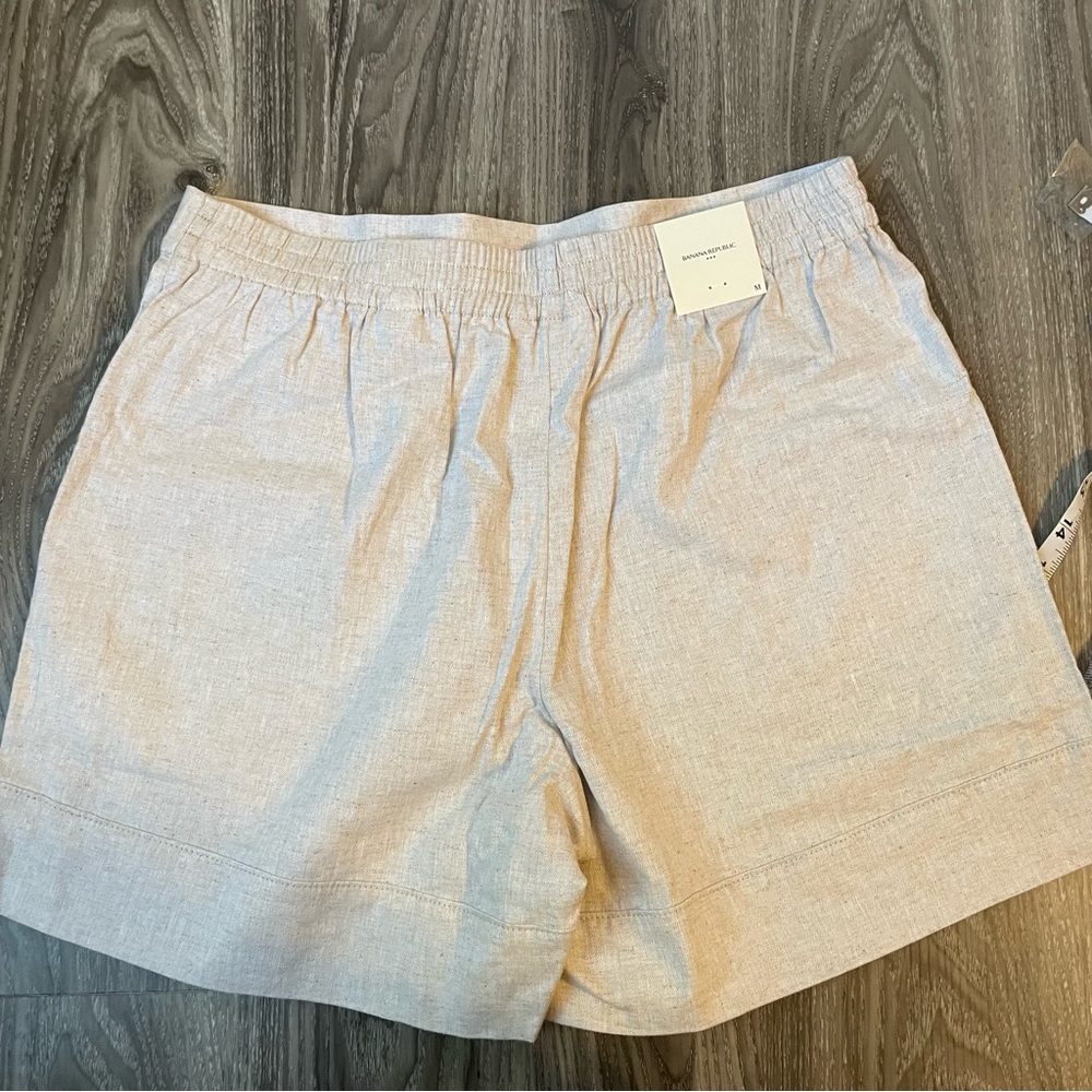 NWT Banana Republic Cream Bermuda Shorts High-Waisted